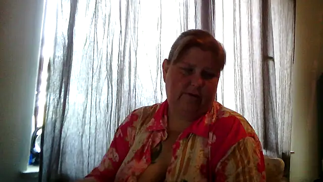 Snapshot of Sylviastar46 chatting on June 2026 07:41:02 AM Sylviastar46 online show from June 2026 07:41:02 AM