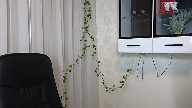 Ulyanix online show from February 2026 05:18:02 AM