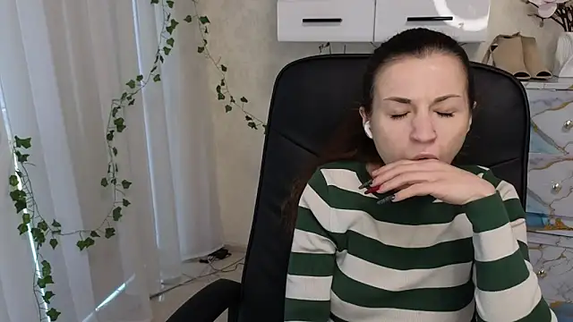 Snapshot of Ulyanix chatting on April 2026 04:04:01 AM Ulyanix online show from April 2026 04:04:01 AM