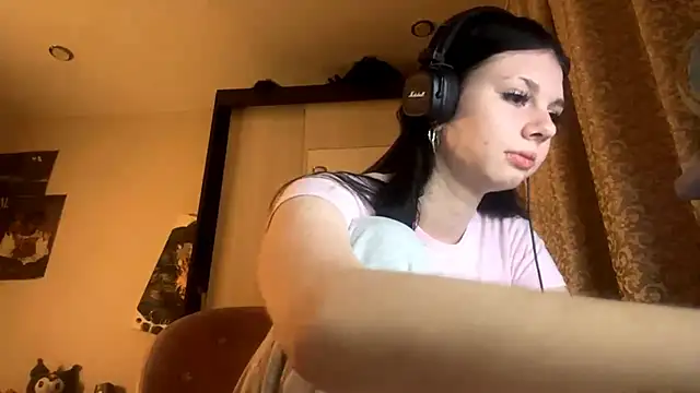 AnGallo online show from November 2025 06:14:01 PM