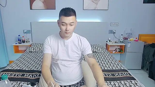 xiao8787 online show from November 2025 12:18:02 PM