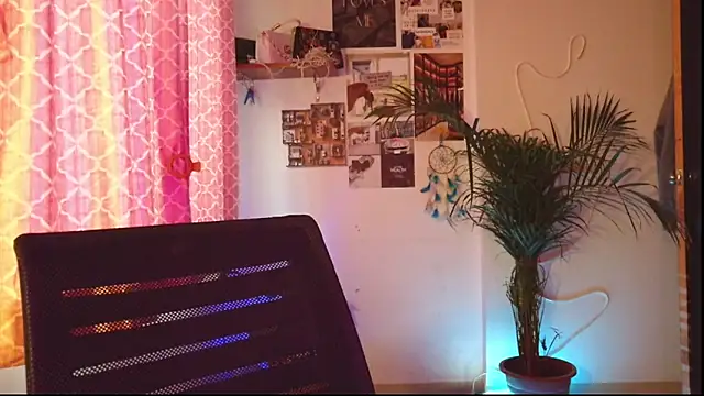 Snapshot of Saloni9 chatting on April 2026 02:34:01 AM Saloni9 online show from April 2026 02:34:01 AM