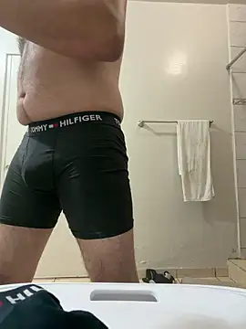ezrah23 online show from May 2026 05:53:02 PM