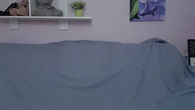 Snapshot of Little_Milf_5 chatting on April 2026 11:04:02 AM Little Milf 5 online show from April 2026 11:04:02 AM