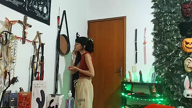 CarrieBurton online show from November 2025 02:48:02 PM