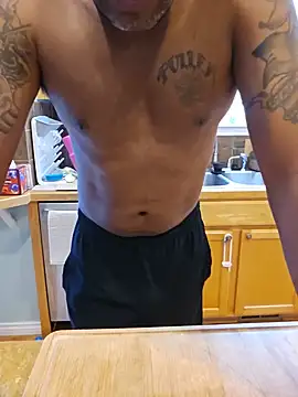 Snapshot of TraddyZaddy chatting on July 2026 03:49:01 PM TraddyZaddy online show from July 2026 03:49:01 PM