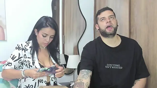 MailynAndNick online show from December 2025 03:26:02 AM