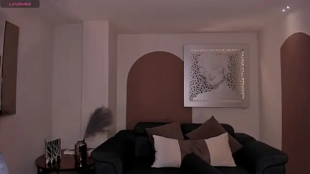 Snapshot of LaurentRosse1 chatting on April 2026 06:10:01 PM LaurentRosse1 online show from April 2026 06:10:01 PM