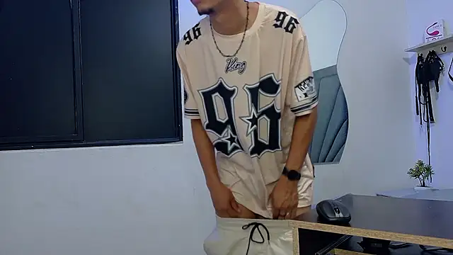 Snapshot of DamianandEva chatting on March 2026 12:32:01 PM DamianandEva online show from March 2026 12:32:01 PM