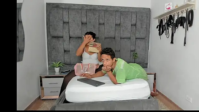 Snapshot of DamianandEva chatting on April 2026 12:46:02 PM DamianandEva online show from April 2026 12:46:02 PM