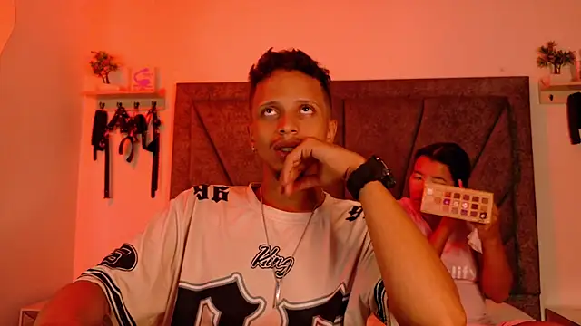 Snapshot of DamianandEva chatting on April 2026 12:21:01 PM DamianandEva online show from April 2026 12:21:01 PM