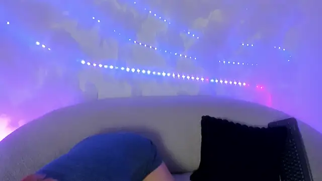 Liah Miller online show from December 2025 12:25:02 PM