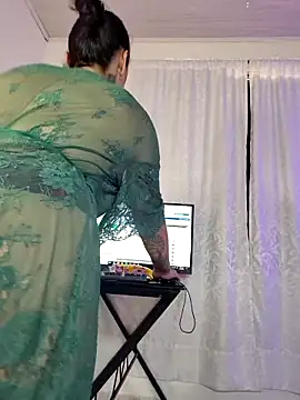 Snapshot of Natural_BIGASS_Nina chatting on April 2026 06:52:01 PM Natural BIGASS Nina online show from April 2026 06:52:01 PM