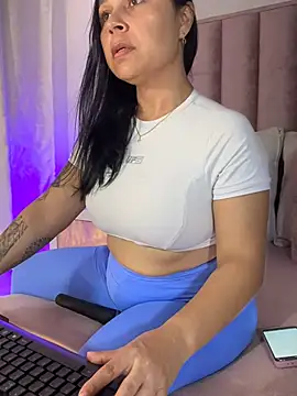 Snapshot of Natural_BIGASS_Nina chatting on April 2026 07:19:02 PM Natural BIGASS Nina online show from April 2026 07:19:02 PM