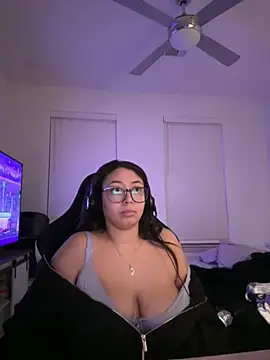 Snapshot of minha_baby chatting on March 2026 08:19:01 AM minha baby online show from March 2026 08:19:01 AM