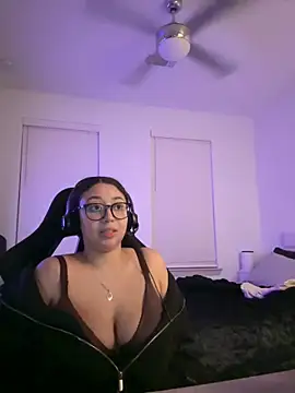 Snapshot of minha_baby chatting on April 2026 08:29:02 AM minha baby online show from April 2026 08:29:02 AM