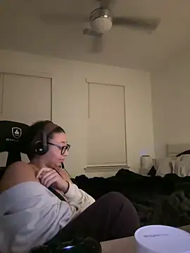 Snapshot of minha_baby chatting on April 2026 09:14:01 AM minha baby online show from April 2026 09:14:01 AM