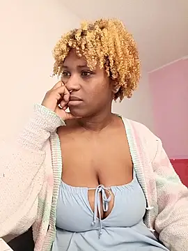 Snapshot of EvonyFoxxx chatting on April 2026 01:41:01 AM EvonyFoxxx online show from April 2026 01:41:01 AM