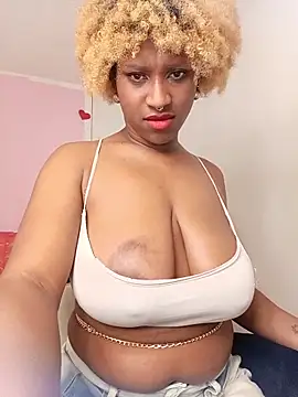 Snapshot of EvonyFoxxx chatting on May 2026 04:09:02 AM EvonyFoxxx online show from May 2026 04:09:02 AM
