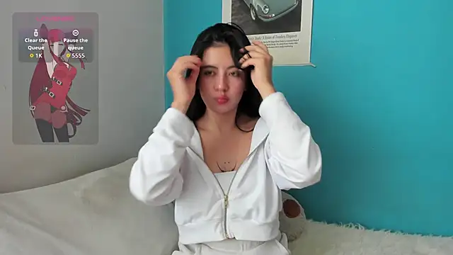 Snapshot of -EMILY_SWAN- chatting on November 2025 09:02:01 PM -EMILY SWAN- online show from November 2025 09:02:01 PM