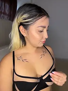 Elina Hills online show from April 2026 07:58:02 PM