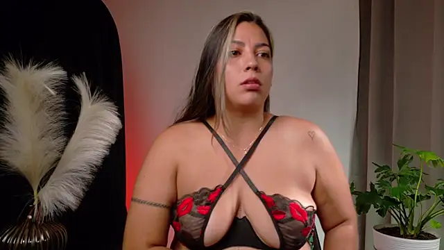 Snapshot of Zara_Nova chatting on April 2026 05:47:01 PM Zara Nova online show from April 2026 05:47:01 PM