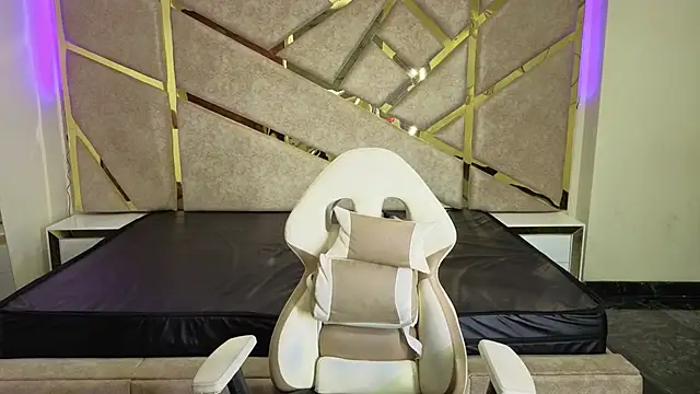 Frrreyaa online show from November 2025 02:32:01 AM