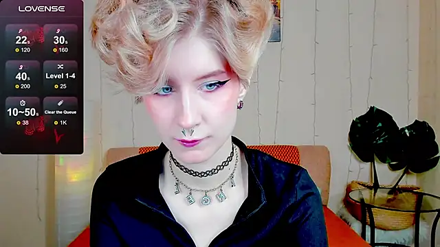 Angel Julles online show from November 2025 01:04:01 AM