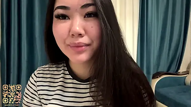 Snapshot of APRYLSUN chatting on November 2025 02:35:02 AM APRYLSUN online show from November 2025 02:35:02 AM