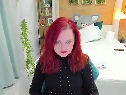 OhLadyPlease online show from December 2025 09:48:01 AM