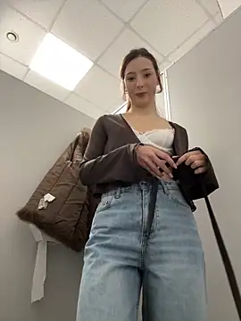 Snapshot of LilluKatten chatting on February 2026 07:58:02 AM LilluKatten online show from February 2026 07:58:02 AM