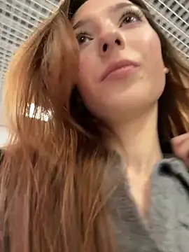 Snapshot of LilluKatten chatting on March 2026 11:43:02 AM LilluKatten online show from March 2026 11:43:02 AM