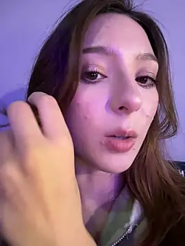 Snapshot of LilluKatten chatting on April 2026 10:33:01 AM LilluKatten online show from April 2026 10:33:01 AM