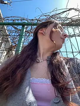 Snapshot of LilluKatten chatting on April 2026 10:18:02 AM LilluKatten online show from April 2026 10:18:02 AM