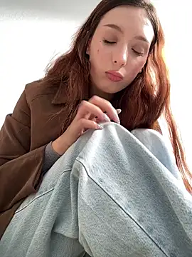 Snapshot of LilluKatten chatting on April 2026 11:42:02 AM LilluKatten online show from April 2026 11:42:02 AM