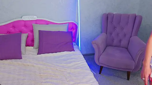 Snapshot of Barbie_Kris__ chatting on April 2026 01:14:02 AM Barbie Kris online show from April 2026 01:14:02 AM