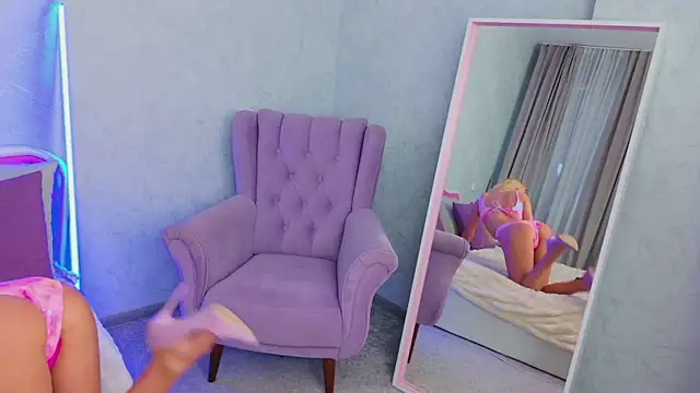 Snapshot of Barbie_Kris__ chatting on April 2026 01:14:01 AM Barbie Kris online show from April 2026 01:14:01 AM