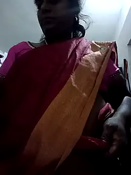 Snapshot of suganthi143 chatting on November 2025 09:35:02 PM suganthi143 online show from November 2025 09:35:02 PM