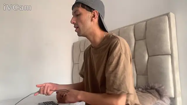 dylan drakee online show from February 2026 07:23:02 PM