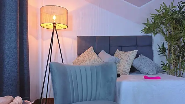 Snapshot of kinkyzoe20 chatting on November 2025 07:48:02 PM kinkyzoe20 online show from November 2025 07:48:02 PM