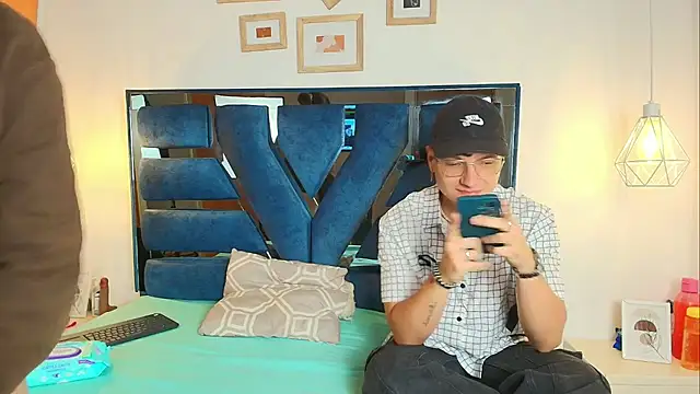 Snapshot of Zoe_And_Dylan_ chatting on February 2026 12:45:02 PM Zoe And Dylan online show from February 2026 12:45:02 PM