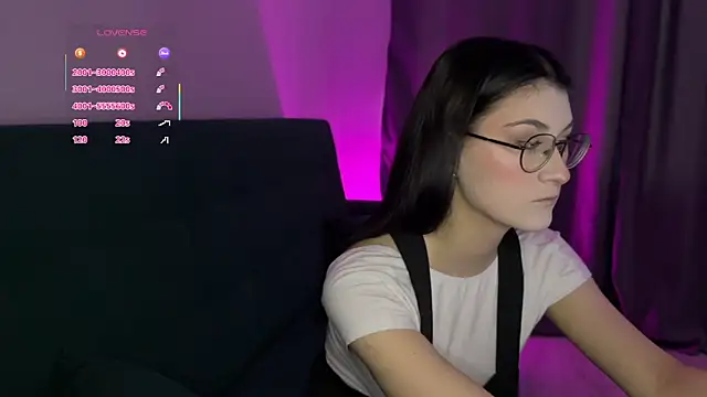 LinnaFairy online show from November 2025 09:42:02 AM