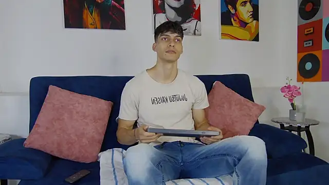 AlessioVitale online show from November 2025 12:16:01 PM