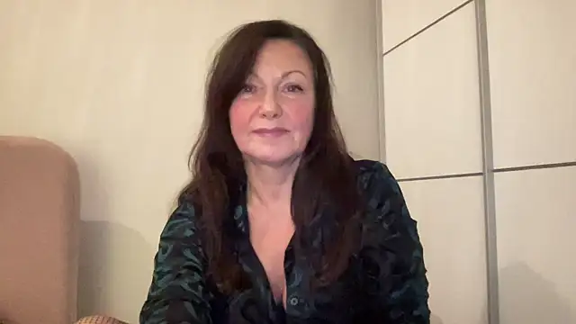 HotLdyllic online show from November 2025 07:52:02 PM