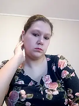 GlitterAuburn online show from February 2026 01:21:02 PM