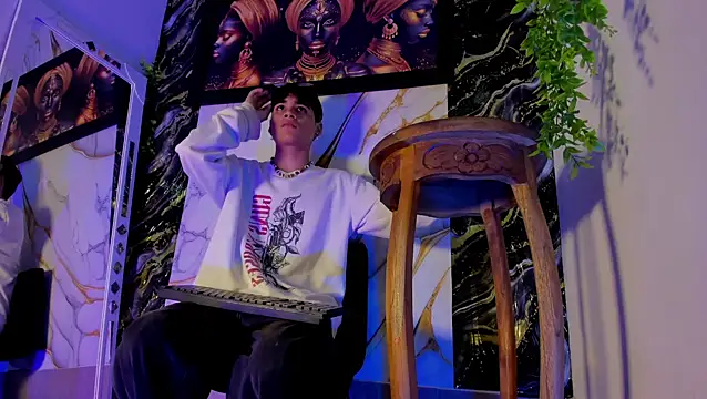 Leo Glow online show from April 2026 02:22:02 PM