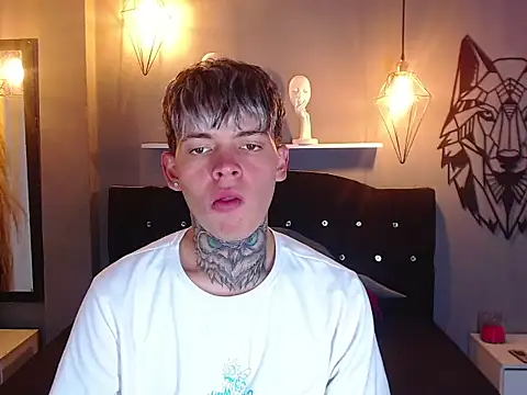 frankboyx online show from November 2025 07:57:02 PM