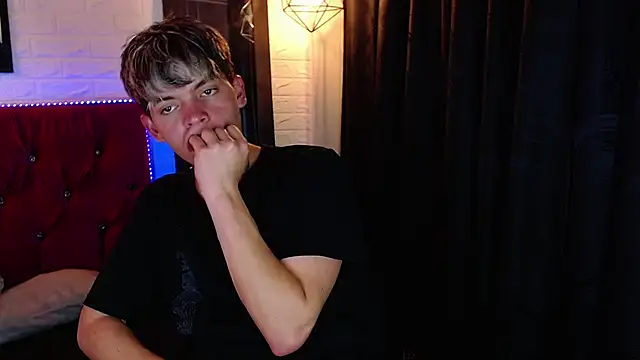 frankboyx online show from November 2025 08:14:01 PM