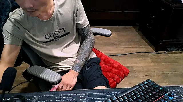 Snapshot of _lulu9999_ chatting on November 2025 02:21:02 PM lulu9999 online show from November 2025 02:21:02 PM