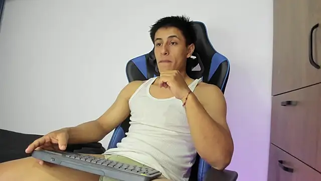 dorman boy online show from November 2025 02:10:02 AM